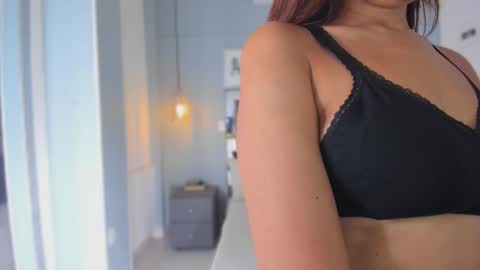 Snapshot of emma_crawford_ chatting on October 15, 2025, 9:59 pm Emma online show from October 15, 2025, 9:59 pm