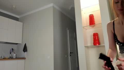 Snapshot of emma_flin chatting on September 15, 2025, 11:10 am Emma online show from September 15, 2025, 11:10 am