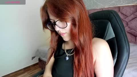 Snapshot of emma_ford1 chatting on January 11, 2025, 9:15 am Emma  online show from January 11, 2025, 9:15 am