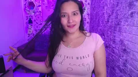 Snapshot of emma_garciaa_ chatting on February 15, 2025, 3:20 am emma online show from February 15, 2025, 3:20 am