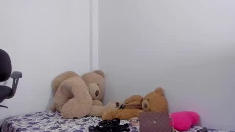 Snapshot of emma_lean chatting on October 7, 2025, 1:03 am whises lits online show from October 7, 2025, 1:03 am
