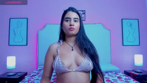 Snapshot of emma_whitee_ chatting on September 23, 2025, 1:14 pm emma_whitee_ online show from September 23, 2025, 1:14 pm