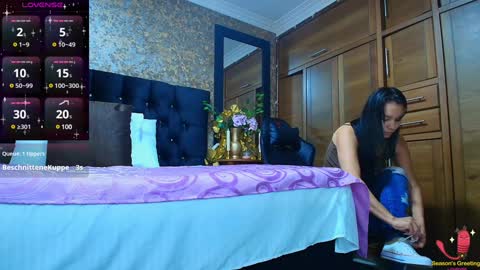 Snapshot of emma_xue chatting on February 5, 2025, 1:47 am Emma online show from February 5, 2025, 1:47 am