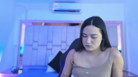 Snapshot of emmabeel chatting on September 17, 2025, 11:45 am Emma online show from September 17, 2025, 11:45 am