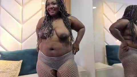 Snapshot of emmabrantt_ chatting on October 30, 2025, 4:03 am EmmaBrantt online show from October 30, 2025, 4:03 am