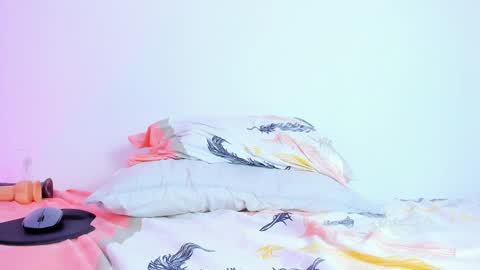 Snapshot of emmarogers_ chatting on January 29, 2025, 6:39 pm Emma Rogers online show from January 29, 2025, 6:39 pm