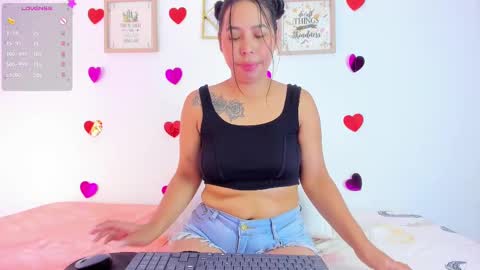 Snapshot of emmarogers_ chatting on February 20, 2025, 12:47 pm Emma Rogers online show from February 20, 2025, 12:47 pm