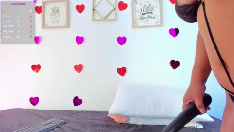 Snapshot of emmarogers_ chatting on February 22, 2025, 12:40 pm Emma Rogers online show from February 22, 2025, 12:40 pm