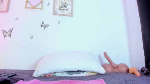 Snapshot of emmarogers_ chatting on November 13, 2025, 2:49 pm Emma Rogers online show from November 13, 2025, 2:49 pm