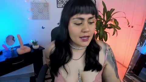 Snapshot of emmax_x chatting on February 1, 2025, 10:59 am EMMA online show from February 1, 2025, 10:59 am