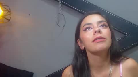 Snapshot of emmily_owenn chatting on October 20, 2025, 7:14 pm emmily_owenn online show from October 20, 2025, 7:14 pm