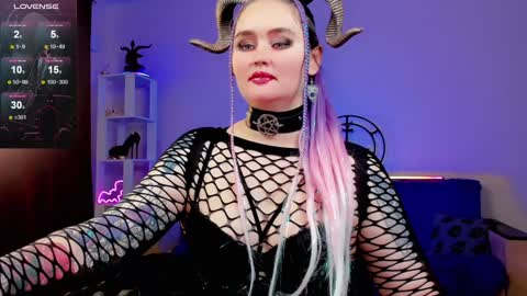 Snapshot of emmybrightj_ chatting on December 8, 2024, 3:21 am Emmy Bright     50  online show from December 8, 2024, 3:21 am