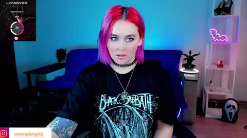 Snapshot of emmybrightj_ chatting on January 23, 2025, 2:02 am Emmy Bright     50  online show from January 23, 2025, 2:02 am