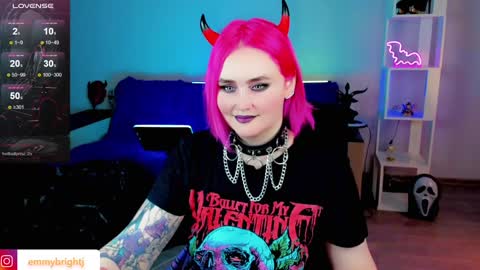 Snapshot of emmybrightj_ chatting on January 28, 2025, 1:50 am Emmy Bright     50  online show from January 28, 2025, 1:50 am