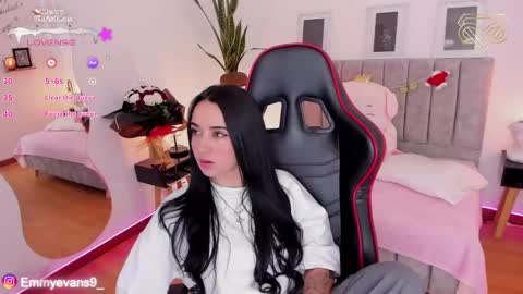 Snapshot of emmyevans1 chatting on December 9, 2024, 8:54 pm Emmy Evans  online show from December 9, 2024, 8:54 pm