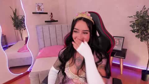 Snapshot of emmyevans1 chatting on September 9, 2025, 8:41 pm Emmy Evans  online show from September 9, 2025, 8:41 pm