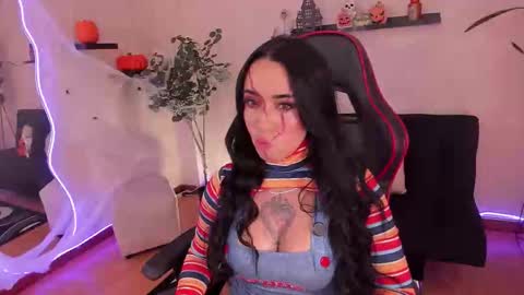 Snapshot of emmyevans1 chatting on October 2, 2025, 7:54 pm Emmy Evans  online show from October 2, 2025, 7:54 pm