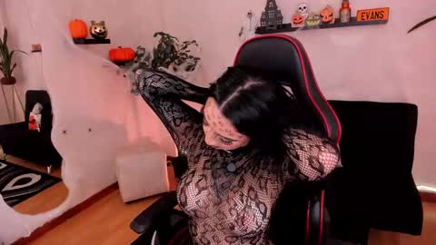 Snapshot of emmyevans1 chatting on October 10, 2025, 8:41 pm Emmy Evans  online show from October 10, 2025, 8:41 pm