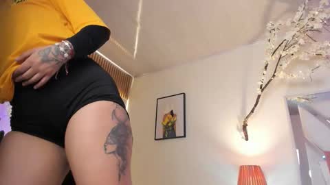 emy  online show from October 24, 2025, 7:54 pm