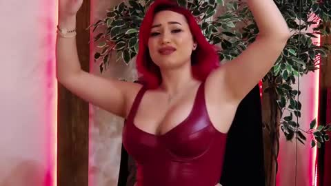 Snapshot of emyhilton_ chatting on February 13, 2025, 4:54 am Emy online show from February 13, 2025, 4:54 am