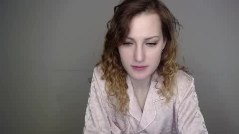 Snapshot of erdbeeren_mit_sahne chatting on January 3, 2025, 12:30 pm Erdbeeren mit Sahne online show from January 3, 2025, 12:30 pm