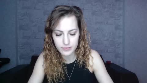 Snapshot of erdbeeren_mit_sahne chatting on February 25, 2025, 6:03 am Erdbeeren mit Sahne online show from February 25, 2025, 6:03 am