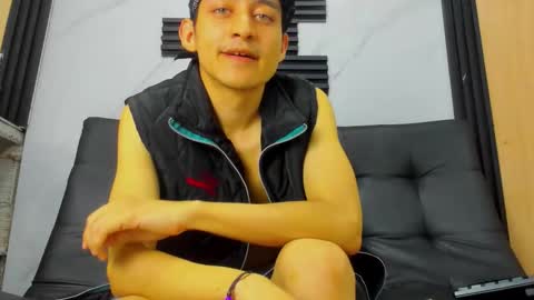 eros_fang online show from October 17, 2025, 12:19 pm