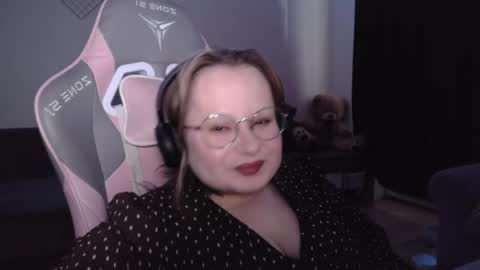 Snapshot of esfir_ chatting on October 31, 2025, 11:55 am esfir_ online show from October 31, 2025, 11:55 am