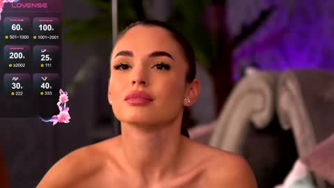 Snapshot of esmeainsley chatting on December 19, 2024, 6:34 am Raluca  online show from December 19, 2024, 6:34 am