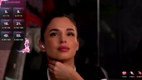 Snapshot of esmeainsley chatting on January 9, 2025, 6:38 am Raluca  online show from January 9, 2025, 6:38 am