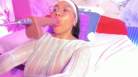 esmeralda online show from December 15, 2024, 5:13 am
