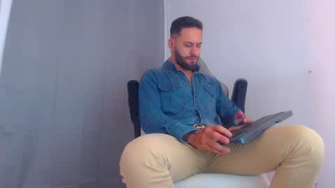 Snapshot of esteban7984068 chatting on January 5, 2025, 11:33 pm esteban online show from January 5, 2025, 11:33 pm