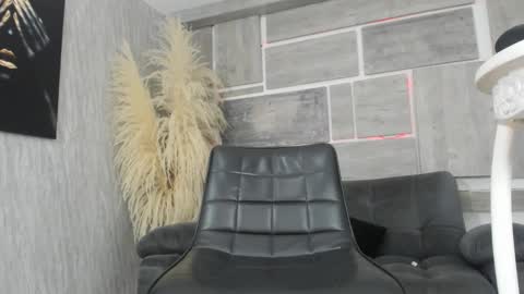 Snapshot of estephany_doll chatting on October 21, 2025, 2:12 am Estephany online show from October 21, 2025, 2:12 am