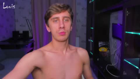 Snapshot of esthetics_boys chatting on December 1, 2024, 10:10 pm LOUIS online show from December 1, 2024, 10:10 pm