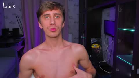 Snapshot of esthetics_boys chatting on December 2, 2024, 1:14 am LOUIS online show from December 2, 2024, 1:14 am