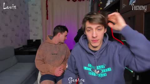 Snapshot of esthetics_boys chatting on January 4, 2025, 8:59 pm LOUIS online show from January 4, 2025, 8:59 pm