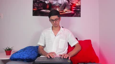 Snapshot of ethan_sai01 chatting on February 14, 2025, 6:40 pm ETHAN SAI online show from February 14, 2025, 6:40 pm