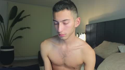 Snapshot of ethan_skiny_ chatting on December 13, 2024, 4:22 am Joan online show from December 13, 2024, 4:22 am