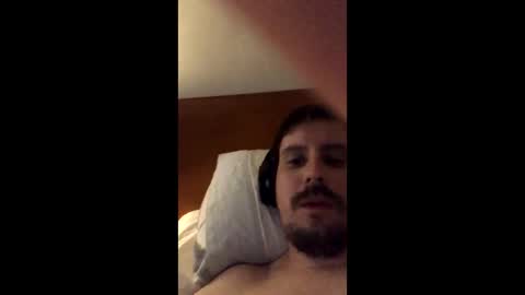 Snapshot of etone101111 chatting on November 17, 2025, 4:24 pm etone101111 online show from November 17, 2025, 4:24 pm