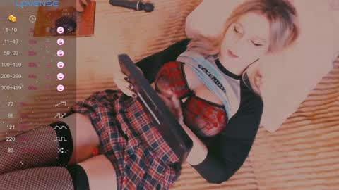 Snapshot of eva_gloss chatting on December 10, 2024, 2:59 am Eva online show from December 10, 2024, 2:59 am