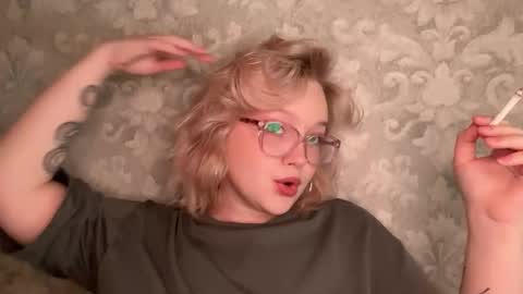 Snapshot of eva_kittenn chatting on September 15, 2025, 4:18 pm eva_kittenn online show from September 15, 2025, 4:18 pm