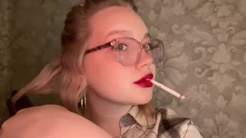 Snapshot of eva_kittenn chatting on September 21, 2025, 8:10 pm eva_kittenn online show from September 21, 2025, 8:10 pm