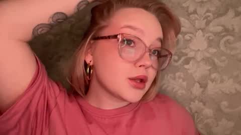 Snapshot of eva_kittenn chatting on September 22, 2025, 8:22 pm eva_kittenn online show from September 22, 2025, 8:22 pm