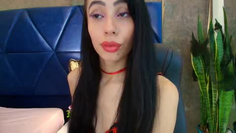 Snapshot of evaa_cloee chatting on October 20, 2025, 12:33 am EVA CLOEE online show from October 20, 2025, 12:33 am