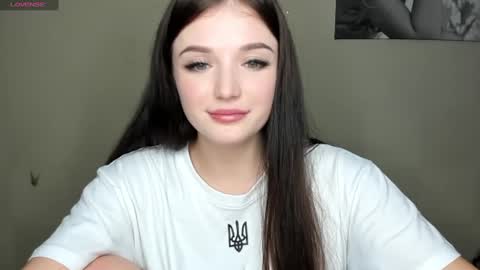 Snapshot of evaamillerr chatting on January 7, 2025, 9:35 pm Eva online show from January 7, 2025, 9:35 pm