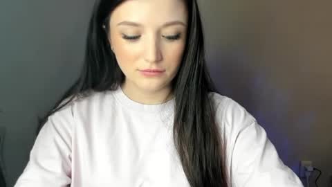 Snapshot of evaamillerr chatting on February 19, 2025, 12:22 pm Eva online show from February 19, 2025, 12:22 pm