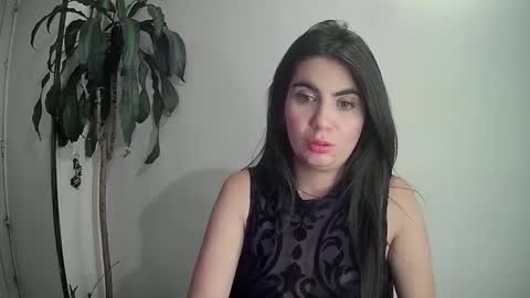 Snapshot of evacollins12 chatting on December 15, 2024, 1:46 am evacollins12 online show from December 15, 2024, 1:46 am