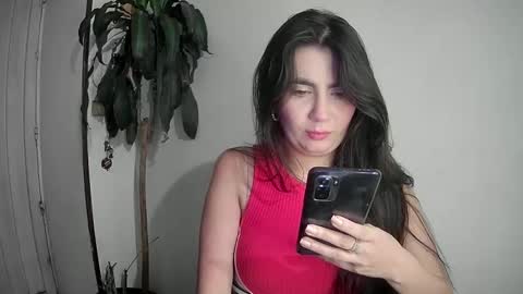 Snapshot of evacollins12 chatting on December 23, 2024, 2:02 am evacollins12 online show from December 23, 2024, 2:02 am