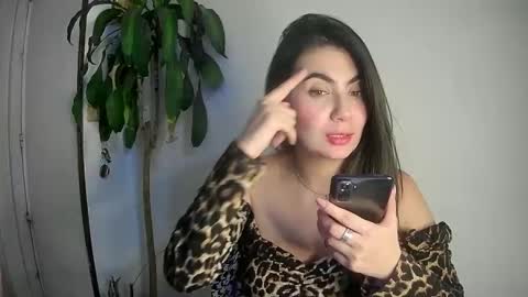 Snapshot of evacollins12 chatting on January 9, 2025, 12:03 am evacollins12 online show from January 9, 2025, 12:03 am