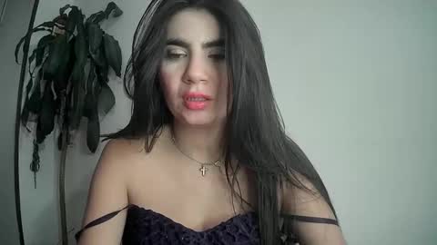 Snapshot of evacollins12 chatting on February 6, 2025, 3:27 am evacollins12 online show from February 6, 2025, 3:27 am